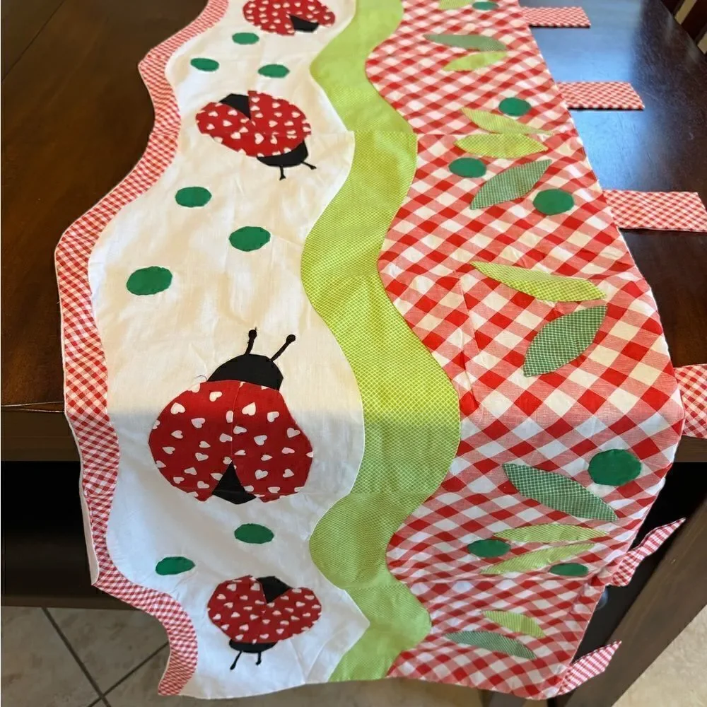 Britannica Home Fashions Tabbed Lady Bug 59” Valance NWOT